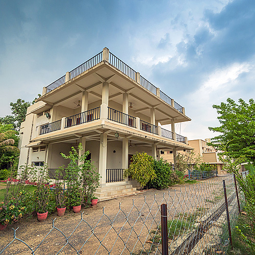 Vijay Kadambari House Homestay 